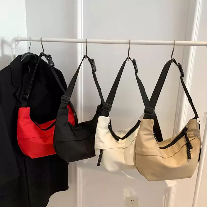 Túi đeo chéo nylon nhẹ dành cho học sinh